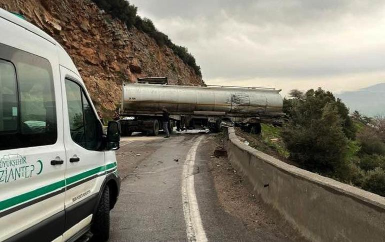 Gaziantep’te tankerler kafa kafaya çarpıştı:1 ölü, 1 yaralı