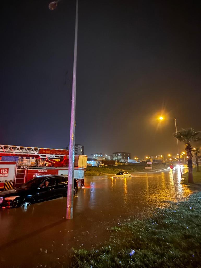 Cizre’de sağanak; evleri su bastı, mahsur kalanlar kurtarıldı
