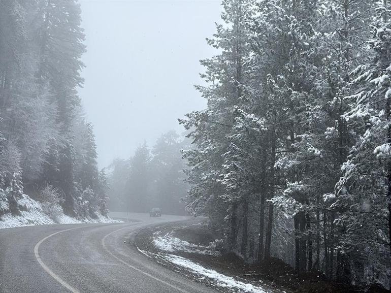 Domaniç-İnegöl yolunda kar ve sis