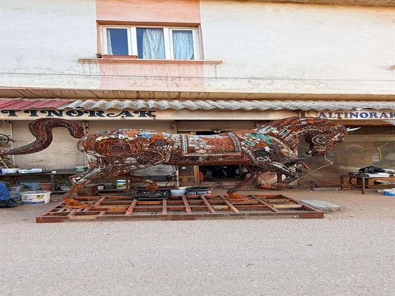 Büyük İskender’in atı Bukefalosun heykeli, milattan önce 333 yılında kurduğu İskenderunda sergilenecek