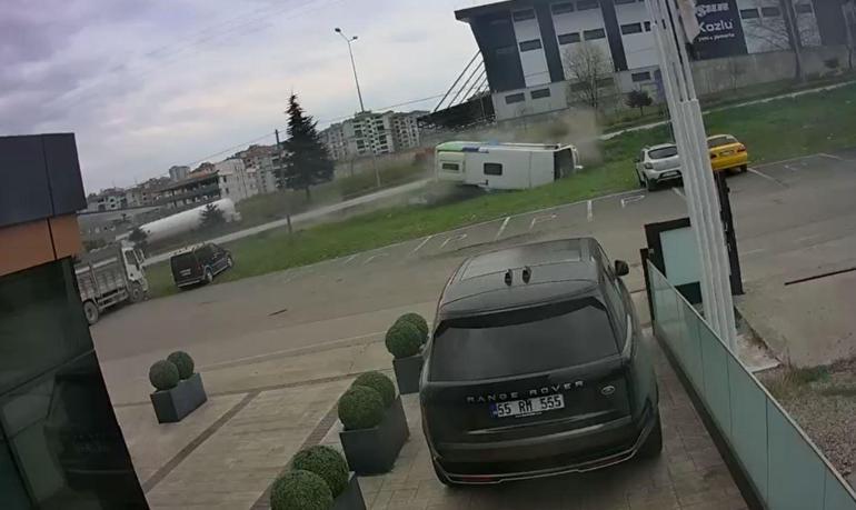 Samsunda otobüs yan yattı: 9’u öğrenci, 11 yaralı