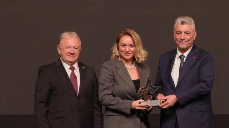 Bakan Bolat: Türk TIR şoförleri için 15 günlük transit geçiş vizesi sağlamış durumdayız