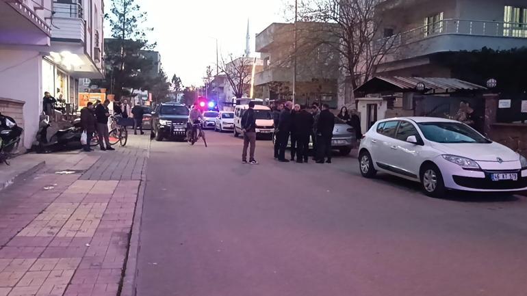 Ana-oğul apartman girişinde silahlı saldırıda öldürüldü