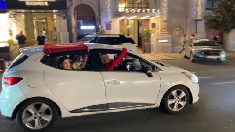 A Milli Takımın Dünya Kupası’na katılması Taksimde kutlandı