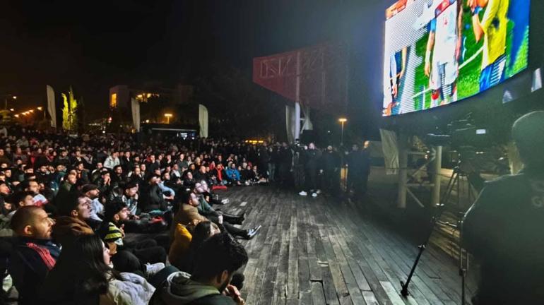 Milli takımın galibiyeti Antalyada coşkuyla kutlandı