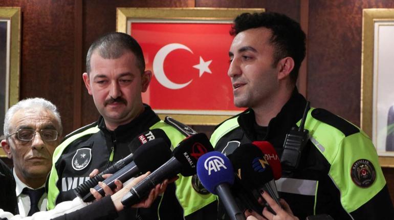 Bahçelievlerde, 3 aylık bebeği hastaneye ulaştıran zabıta ekibi ödüllendirildi