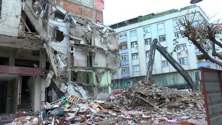 Zeytinburnunda inşaattan beton parçası düştü; 6 yaşındaki çocuk öldü