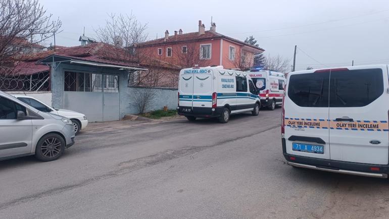 İki oğlunun bıçak ve nacakla saldırdığı baba öldü