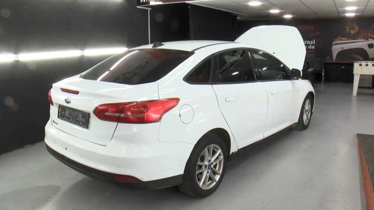 Sultangazide yeni aldığı otomobili ekspertize götürdü; iki aracın birleştirildiği ortaya çıktı