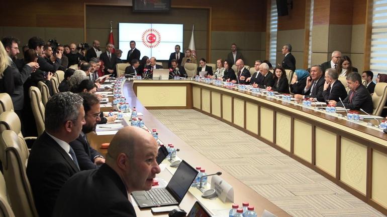 Doğum izni ve sosyal medya düzenlemesi teklifi komisyonda