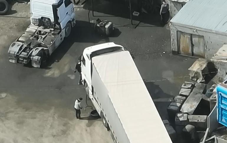 Dronla tespit edilen kaçak akaryakıt dolum deposuna operasyon; 2 gözaltı