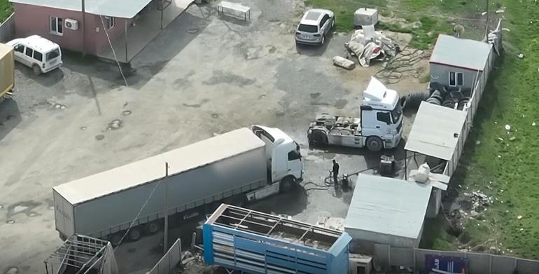 Dronla tespit edilen kaçak akaryakıt dolum deposuna operasyon; 2 gözaltı