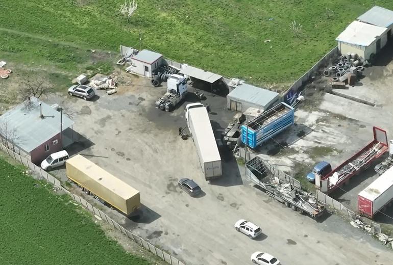 Dronla tespit edilen kaçak akaryakıt dolum deposuna operasyon; 2 gözaltı