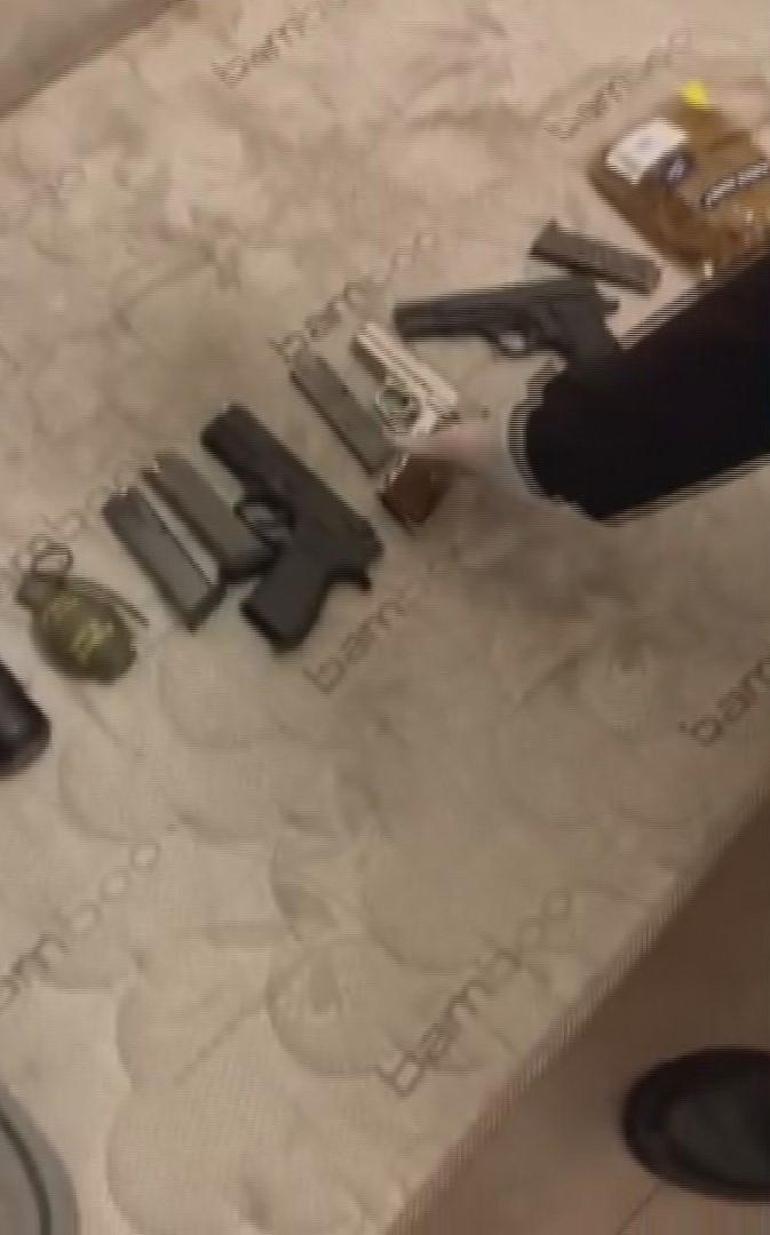 Esenyurtta uyuşturucu ve silah operasyonunda el bombası bulundu; 2 şüpheli tutuklandı