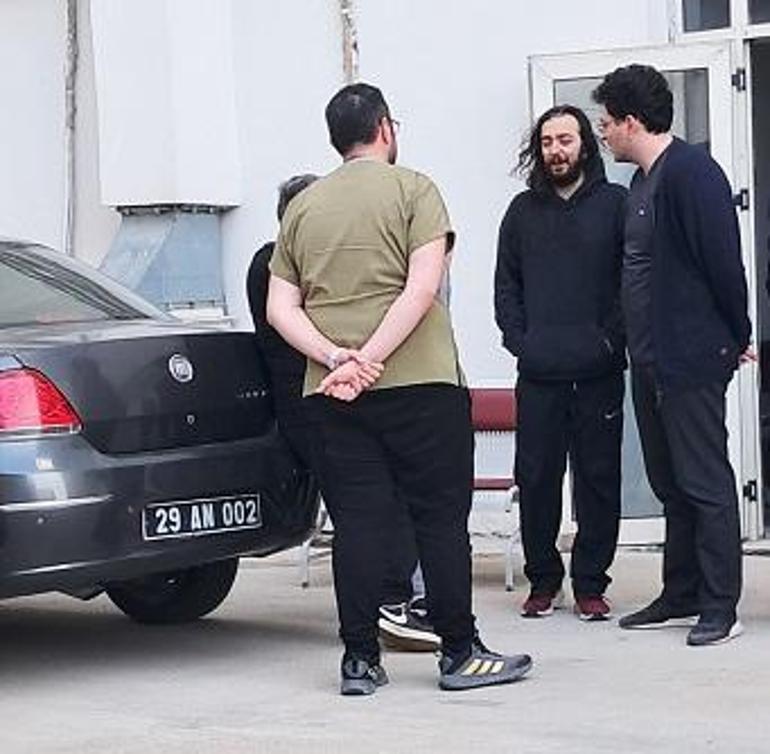 Doktor çift ve çocuklarının bulunduğu otomobil, TIR ile çarpıştı: 1 ölü, 3 yaralı