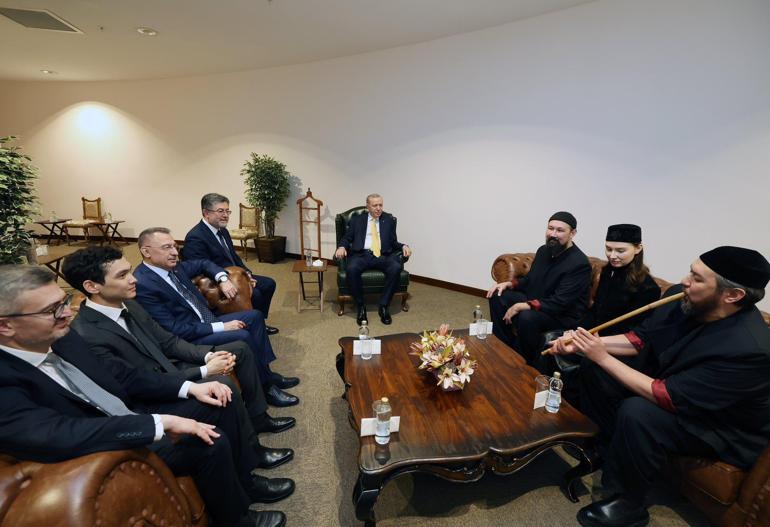 Cumhurbaşkanı Erdoğan, Ay Yola müzik grubu ile bir araya geldi