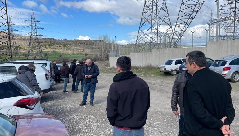 Santral işçileri, ücretsiz izne karşı eylem yaptı