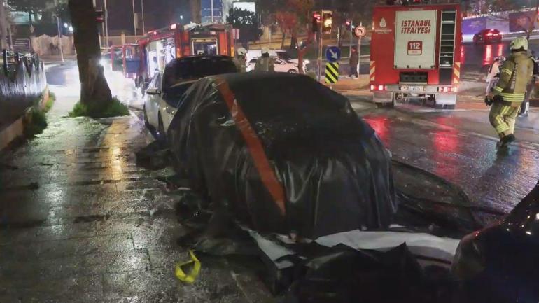 Beşiktaşta park halindeki elektrikli otomobilde çıkan yangın yandaki araca sıçradı