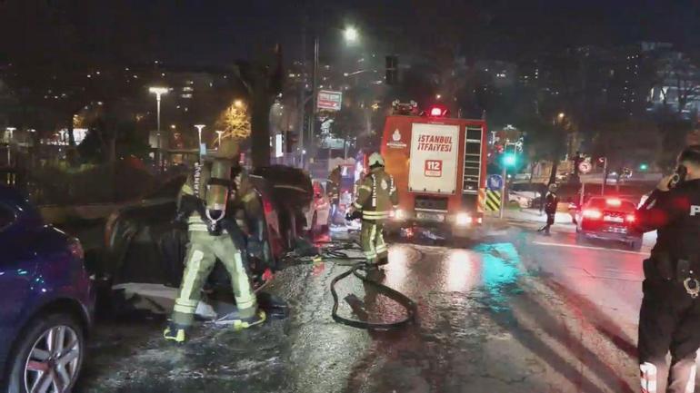 Beşiktaşta park halindeki elektrikli otomobilde çıkan yangın yandaki araca sıçradı