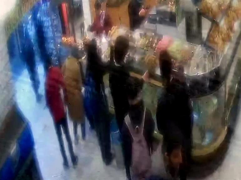 Pastanede alışveriş yapan kadının cep telefonunu çalan yankesici: Dayanamadım