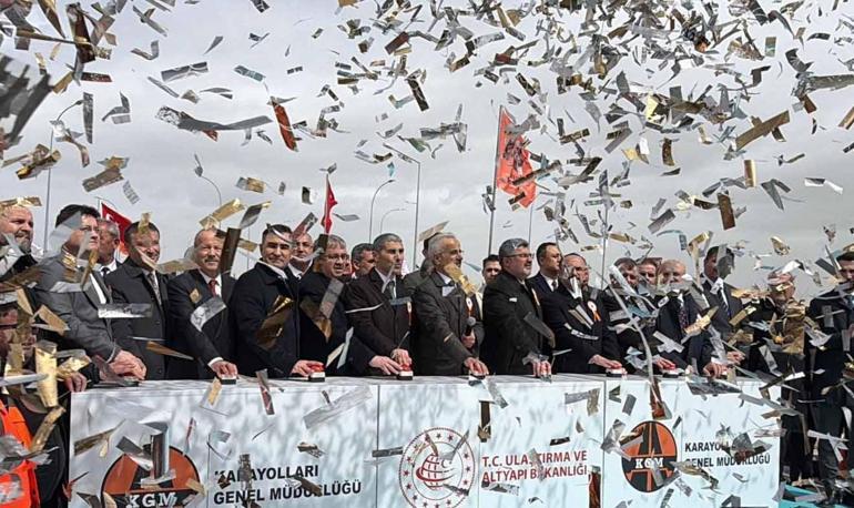 Bakan Uraloğlu: Biz laf değil eser üretiyoruz