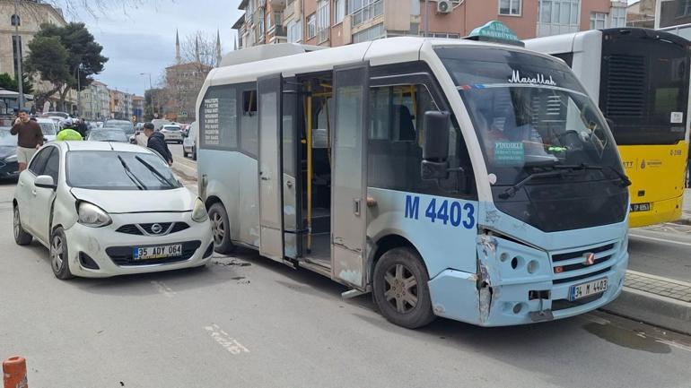 Maltepede yolcu minibüsüyle otomobil çarpıştı: 3 yaralı