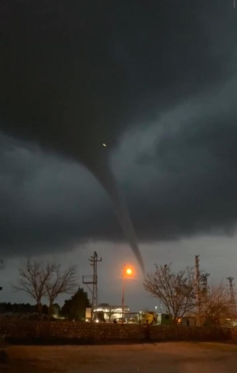 Mardinde sağanak öncesi çıkan hortum kamerada