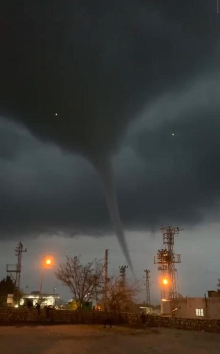 Mardinde sağanak öncesi çıkan hortum kamerada