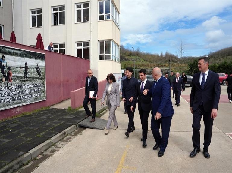 Muhammet Macit, Yusuf Yerkel ve Emrah Bayraktar, TFF Meral-Celal Aras Spor Lisesinde incelemelerde bulundu