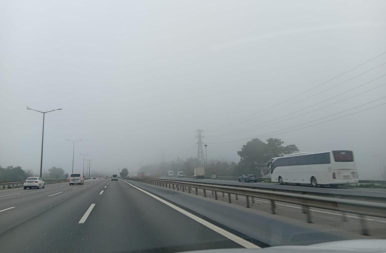 İstanbulda sis etkili oldu