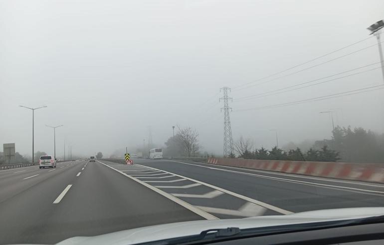 İstanbulda sis etkili oldu