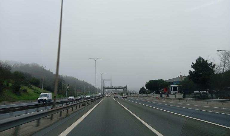 İstanbulda sis etkili oldu