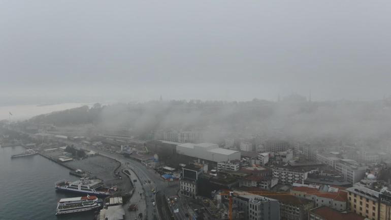 İstanbulda sis etkili oldu