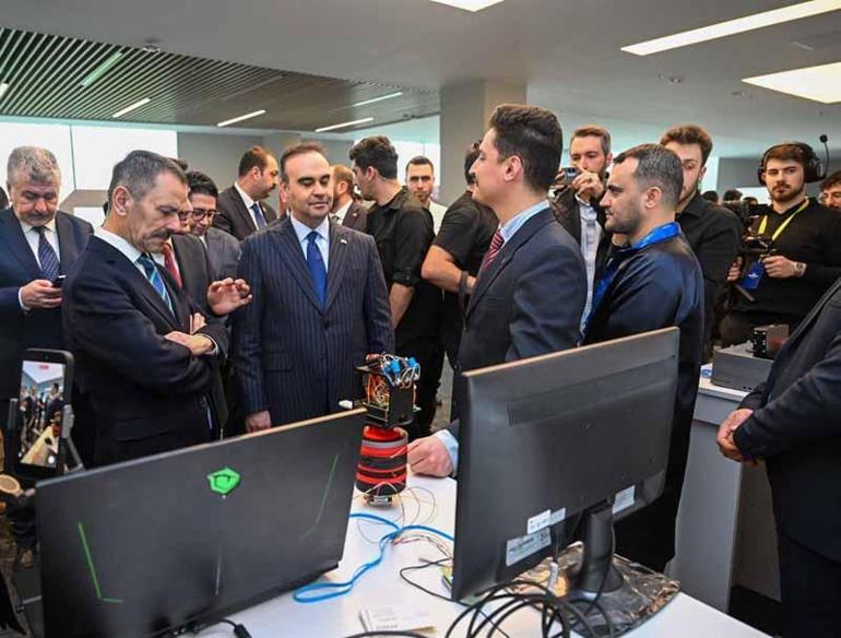 Eğitmensiz Yazılım Okulu 42 Türkiye ilk mezunlarını verdi