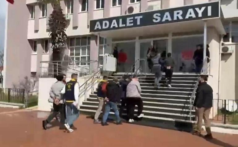 Balıkesirde 37 kaçak göçmen yakalandı, 6 organizatör şüphelisi tutuklandı