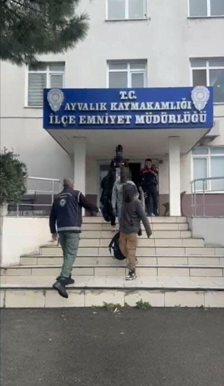 Balıkesirde 37 kaçak göçmen yakalandı, 6 organizatör şüphelisi tutuklandı