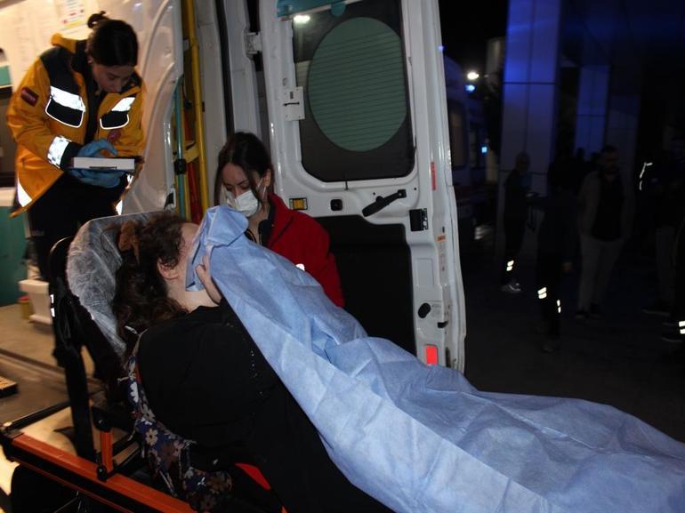 Yan bakma kavgası; 2 kardeş ile anneleri yaralandı