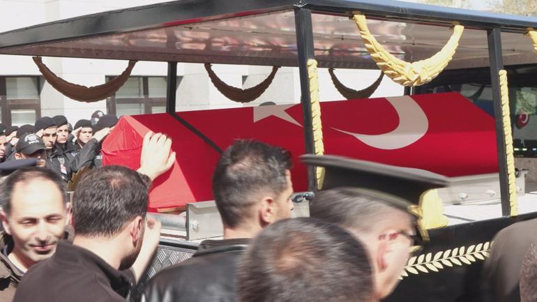 Şehit polis memuru Seçkin Yalçın için İstanbul Emniyet Müdürlüğü’nde tören düzenlendi