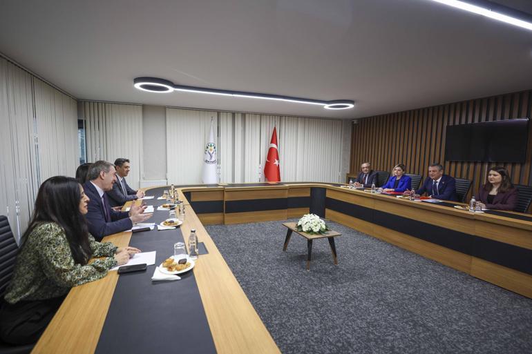 Özgür Özel: TBMM’nin, boşalan sandalyeler için ara seçim kararı alması zorunludur