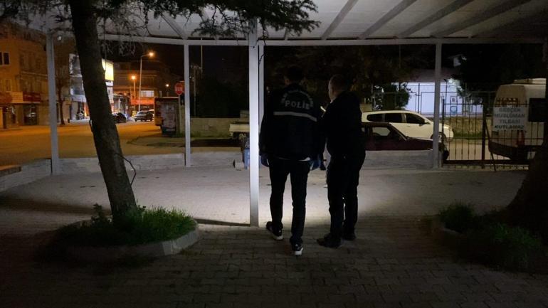 Bursada iki genç kız bıçaklı kavgada birbirlerini yaraladı