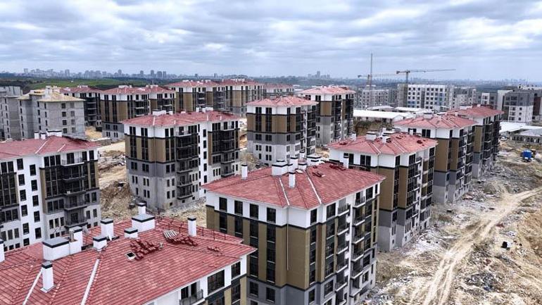 Bakan Kurum, Sazlıbosna’daki İlk Evim Projesi’nin sosyal konutlarını paylaştı