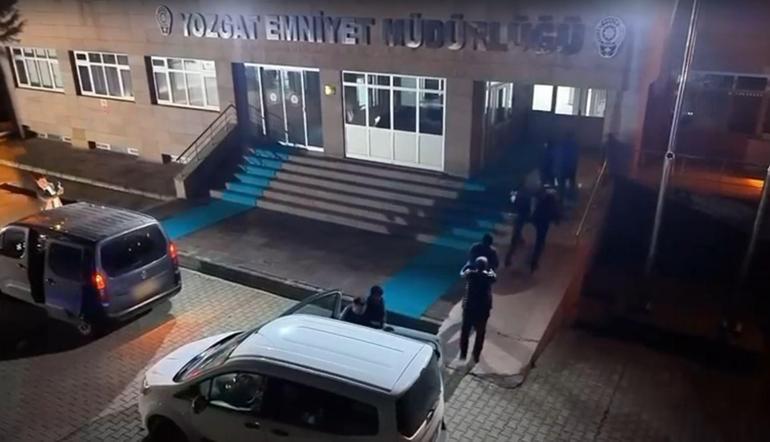 Yolcu otobüsünün bagajında 53 kaçak göçmen yakalandı: 6 tutuklama