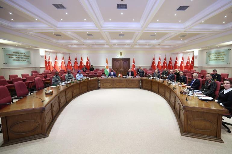 Bakan Güler, Nijer Savunma Bakanı Orgeneral Mody ile görüştü