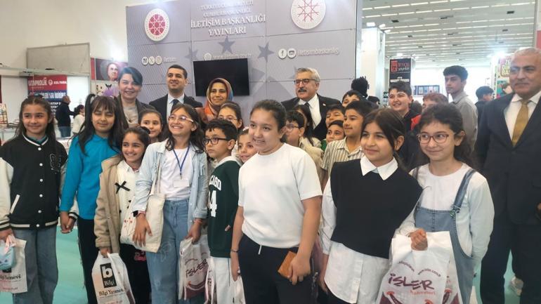 AK Partili Yaymandan Ankara Kitap Fuarına ziyaret