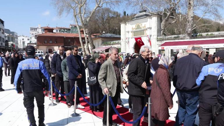 Edirnekapı Şehitliği ve Eyüp Sultan Camiinde anma programı düzenlendi
