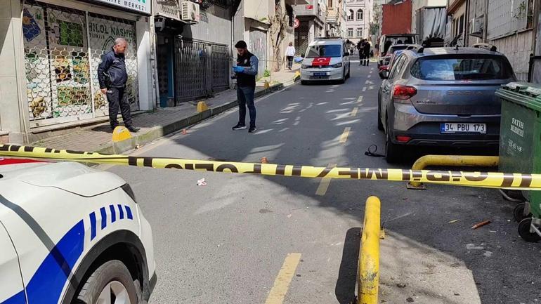 Fatih’te boşanma aşamasındaki çiftin yakınları arasında silahlı kavga: 2 yaralı