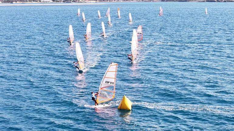 Windsurf Techno 293 Dünya Şampiyonası Foçada devam ediyor
