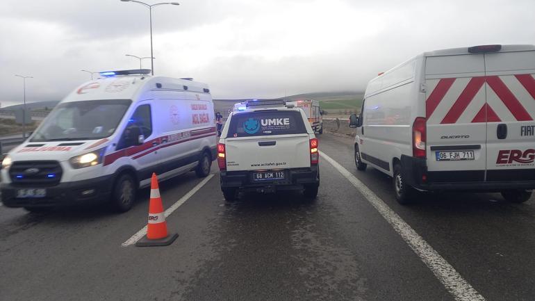 Aksarayda tur otobüsü devrildi: 20 yaralı