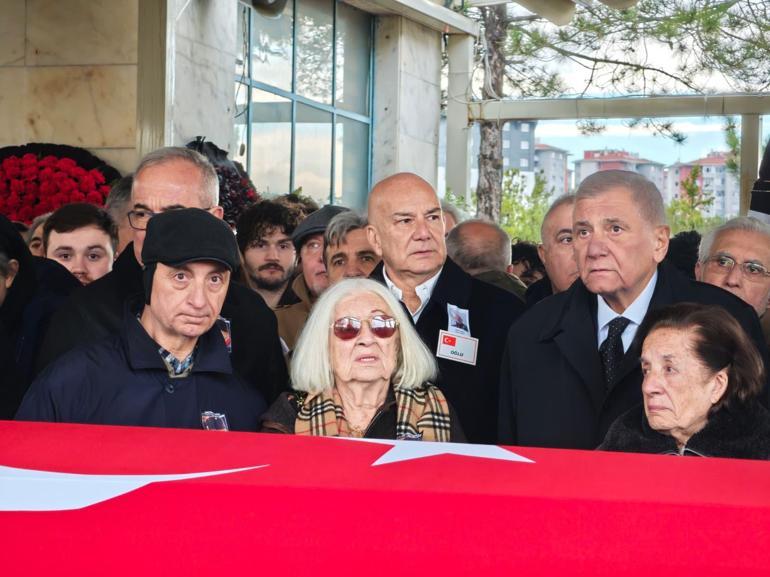 Yalçın Küçük son yolculuğuna uğurlandı