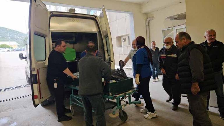 Minibüs ile beton mikserinin çarpıştığı kazada ölen 7 kişinin cenazeleri alındı